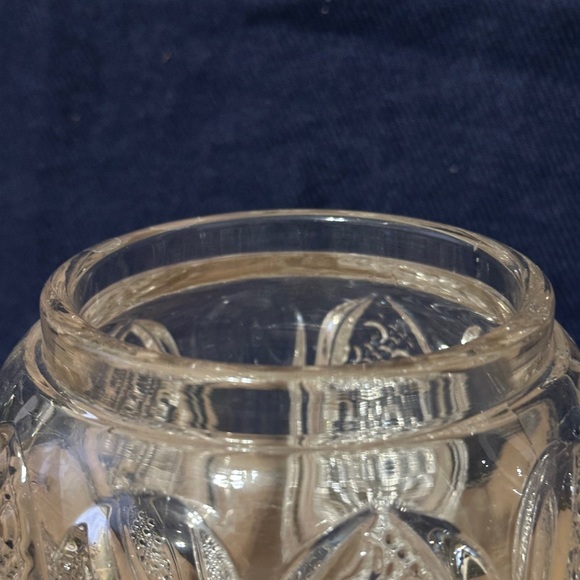 Vintage Clear Pressed Glass biscuit/tobacco Jar with Ornate metal lide - Picture 4 of 5